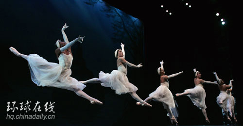 “男天鵝”們的搞笑芭蕾