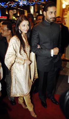 印度：寶萊塢頭號男星低調迎娶“世界第一美女”