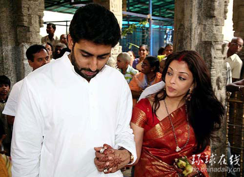 世界第一美女低調完婚