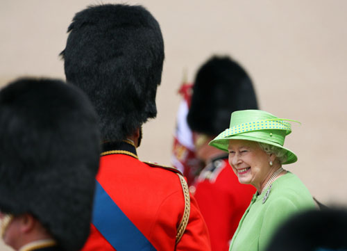 女王81歲生日檢閱禁衛軍