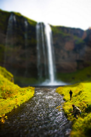 神奇！相機竟能照出小人國