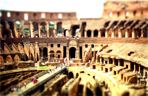 神奇！相機竟能照出小人國