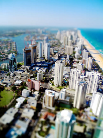 神奇！相機竟能照出小人國