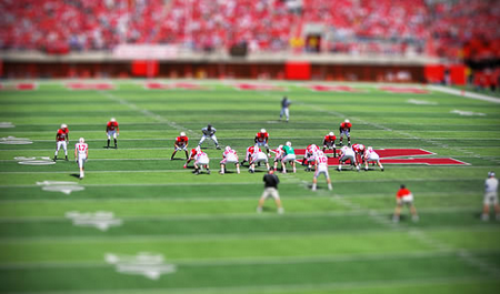 神奇！相機竟能照出小人國