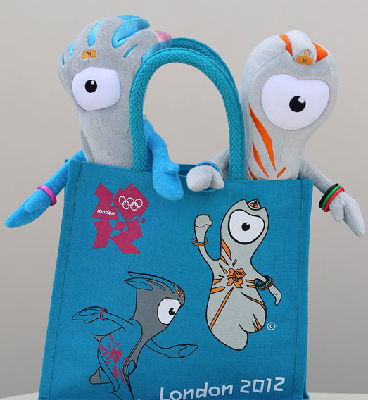 倫敦奧運(yùn)會(huì)特許商品首次出售 品種豐富實(shí)用性強(qiáng)