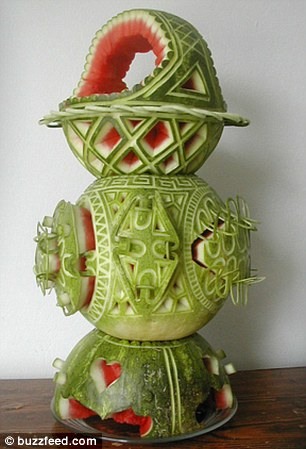 日本廚師愛刻西瓜 闖出名聲被贊“米開朗琪羅”