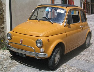 英國(guó)超級(jí)南瓜749公斤賽過汽車 仍在生長(zhǎng)有望破世界紀(jì)錄