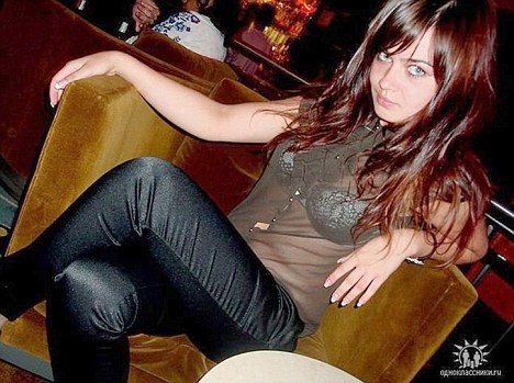 俄美女黑客紐約受審 盜取數(shù)百萬賬戶信息或坐牢40年