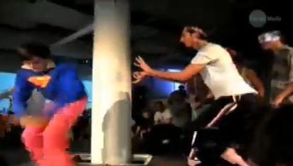 德國四學生“丑舞世界杯”奪冠 編排詭異動作奇怪