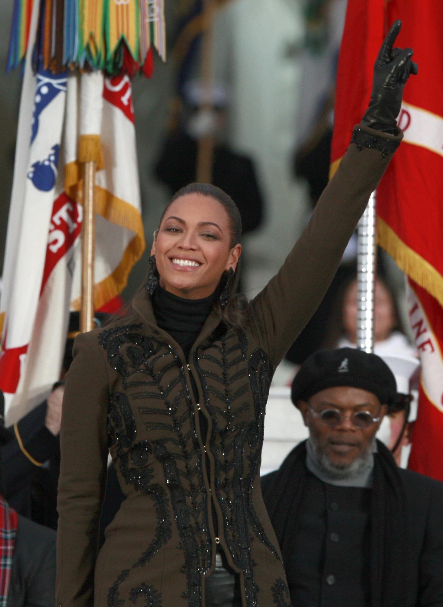 林肯紀(jì)念堂前舉行盛大音樂(lè)會(huì) 奧巴馬發(fā)表激情演講