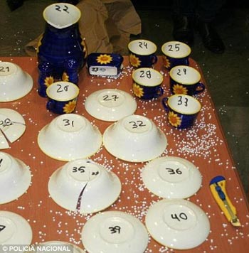 用可卡因做餐具！西班牙警方識破毒販新花招