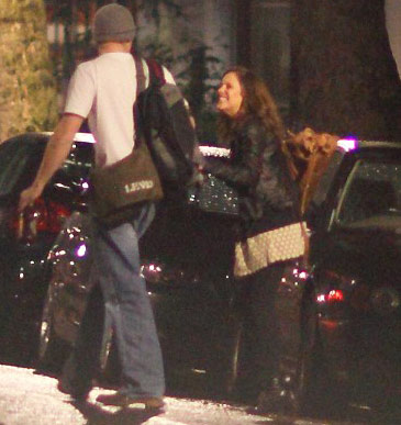 王子戀上女主持？英媒拍到哈里與電視女主持調笑