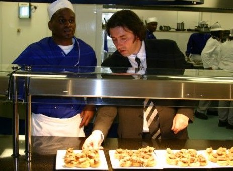 英國監獄開高級餐廳 廚師服務員均為囚犯