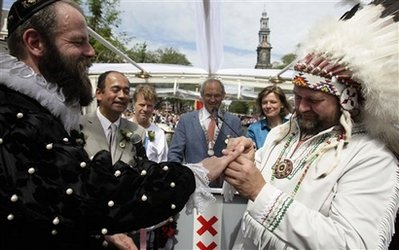 萬人見證阿姆斯特丹市長為同性戀人主婚