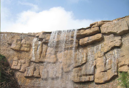 山東天馬島驚現外國美少女悍然裸泳