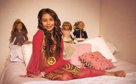 選美小姐不足十歲 迷戀名利圈[組圖]