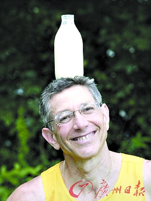 美國54歲男子破236項(xiàng)世界紀(jì)錄(組圖)