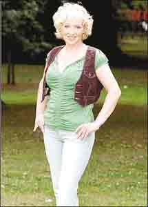 英婦女容顏蒼老整容10次發(fā)誓不美不結(jié)婚