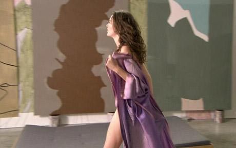 英監管部門準電視臺播放全裸女模特節目