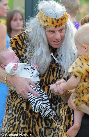 最另類婚禮：英國新人辦“原始人婚禮”