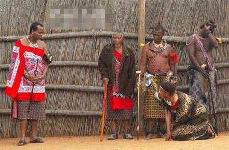 非洲酋長選妃萬人盛況：展示純潔的身體