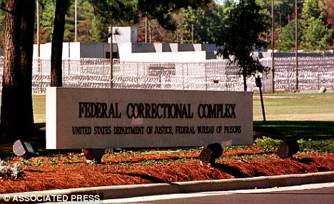 麥道夫獄中斗毆 起因與獄友對(duì)經(jīng)濟(jì)形勢(shì)觀(guān)點(diǎn)不同