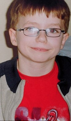 英發生離奇慘案 10歲男童被古老秋千吊死