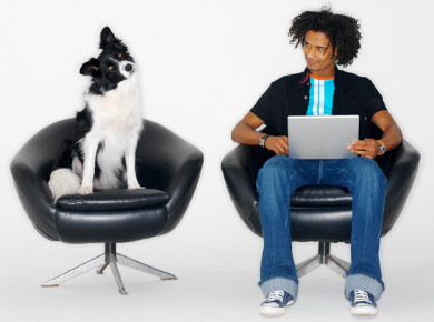 美國寵物狗幫主人網(wǎng)購游戲點(diǎn)卡