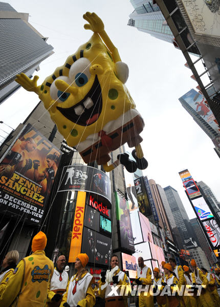 紐約感恩節大游行 數百萬人沿途觀看