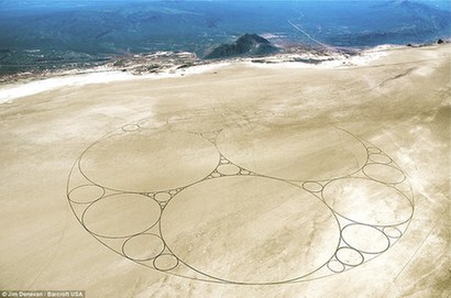 現(xiàn)代版“納斯卡地畫”驚現(xiàn)美國 堪稱世界最大藝術(shù)品