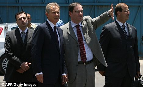 英國前首相布萊爾稱“國外的每個人都喜歡我”