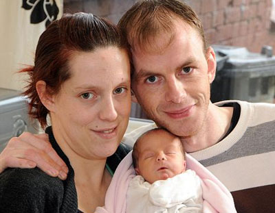 英產婦送醫院遭醫生“遺棄” 丈夫憑記憶成功接生