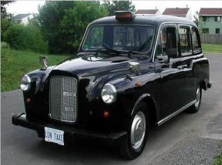 共體時艱 英女王命皇室成員棄專車出門打的（圖）