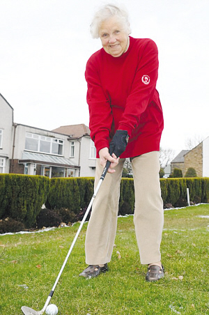 英國88歲老太打高爾夫打了78年