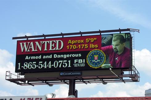 美國(guó)FBI在戶外廣告牌公布通緝令抓逃犯效果極佳