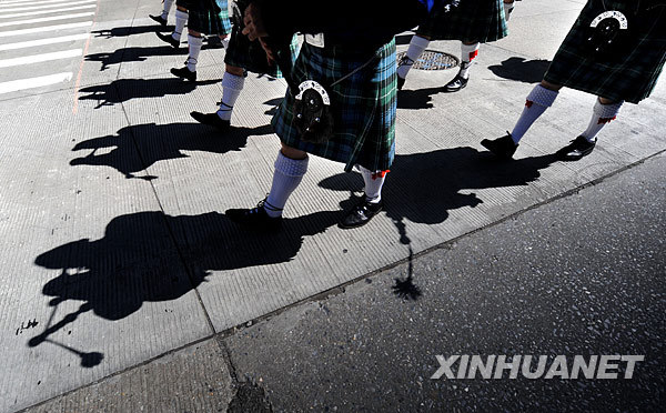 紐約舉行一年一度的“花格子呢日”游行(組圖)