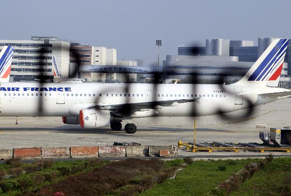 英國攝影師冒險拍“火山寫真”[組圖]