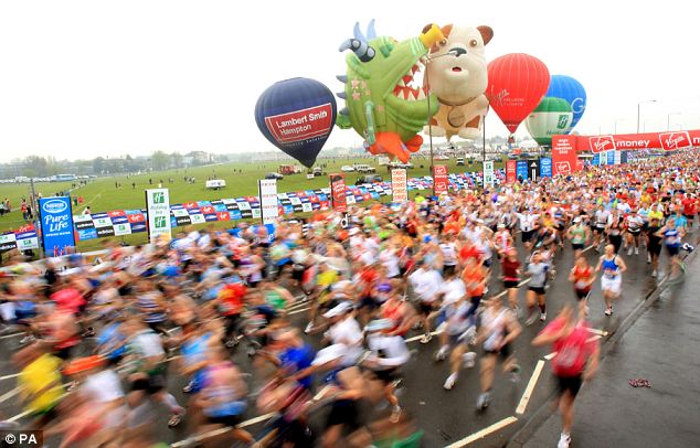 倫敦馬拉松賽創(chuàng)17項記錄 英公主與3.7萬人齊跑(組圖)