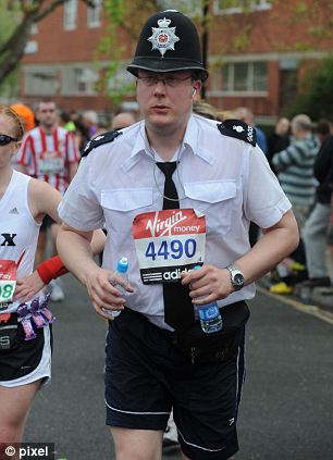 倫敦馬拉松賽創(chuàng)17項記錄 英公主與3.7萬人齊跑(組圖)