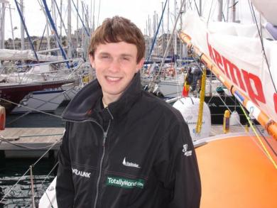 少年冒險(xiǎn)家們太瘋狂 西方社會(huì)呼吁限制年齡