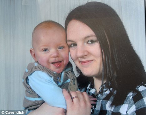 英少女陣痛20天終成功生產 堪稱“史上最牛孕婦”