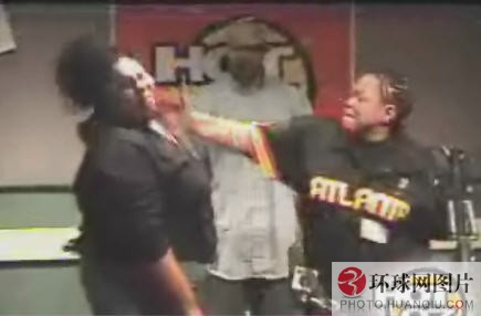 盤點全球因“錢”引發的瘋狂事(組圖)