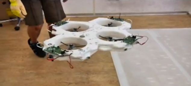 組圖：瑞士發(fā)明可自主合作飛行的機(jī)器蜜蜂