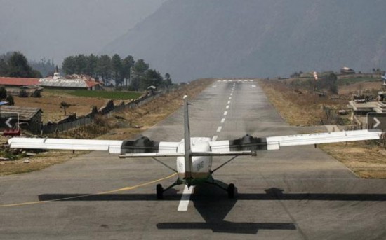 12座最獨特機場：曼谷機場跑道間建高爾夫球場