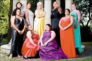 英首屆“漂亮肥妹”選美大賽 300胖妹爭(zhēng)奇斗艷