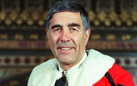 英國大法官將法庭“搬”到旅游勝地 白天辦案夜晚度假