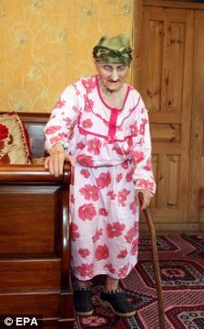 格魯吉亞老嫗喜迎130歲生日 60歲高齡自然產(chǎn)子