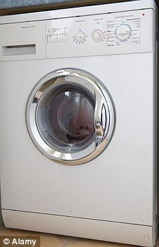 “躲貓貓”釀悲劇 英4歲男童爬入滾筒甩干機喪生