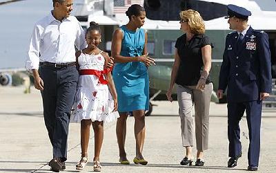 奧巴馬攜家人“試游”墨西哥灣 宣布海灘重新開放