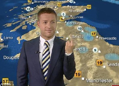 男氣象預報員直播時豎中指 BBC公開道歉